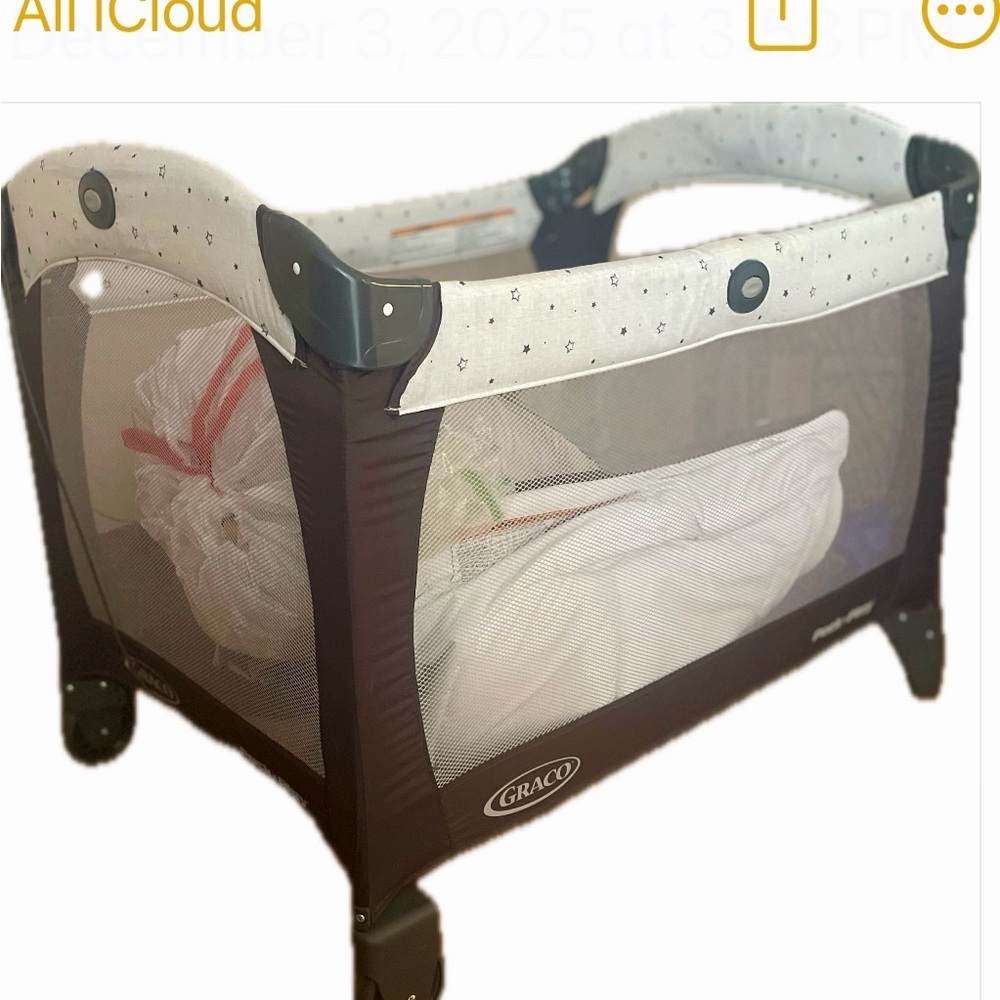Graco Black and White Playard